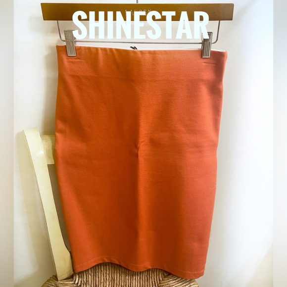 Form-fitting (stretchy) skirt - Picture 3 of 15